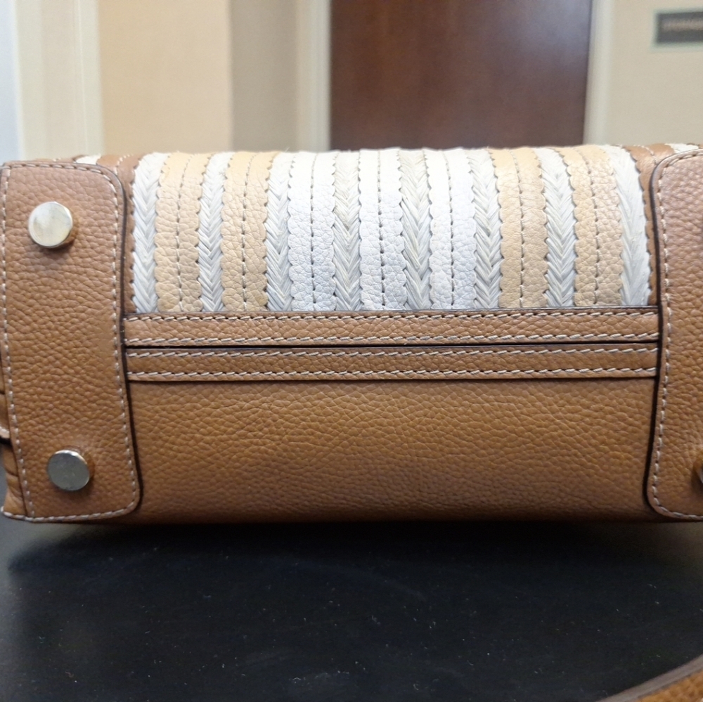 Michael Kors Mercer Medium Tan Cream Leather Messenger Bag Purse Crossbody - Picture 7 of 11